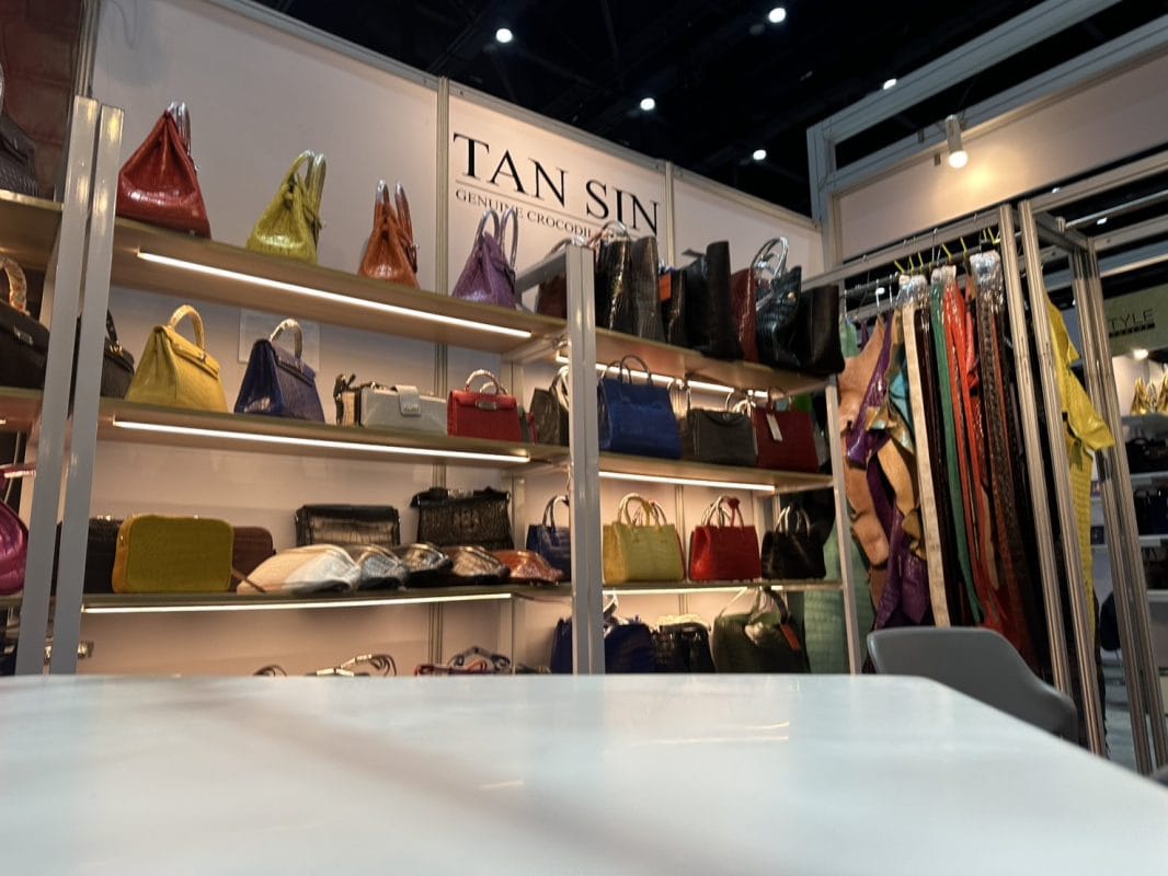 ผลิตภัณฑ์หนังจระเข้โดยแทน สินในงาน Style Bangkok 2024