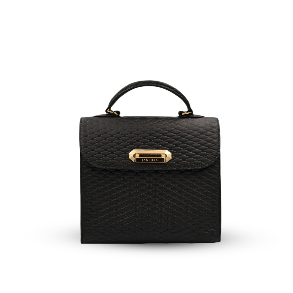 Grace M Cowhide Daimon H